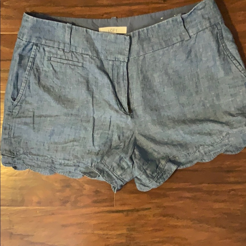 Loft scalloped hem shorts